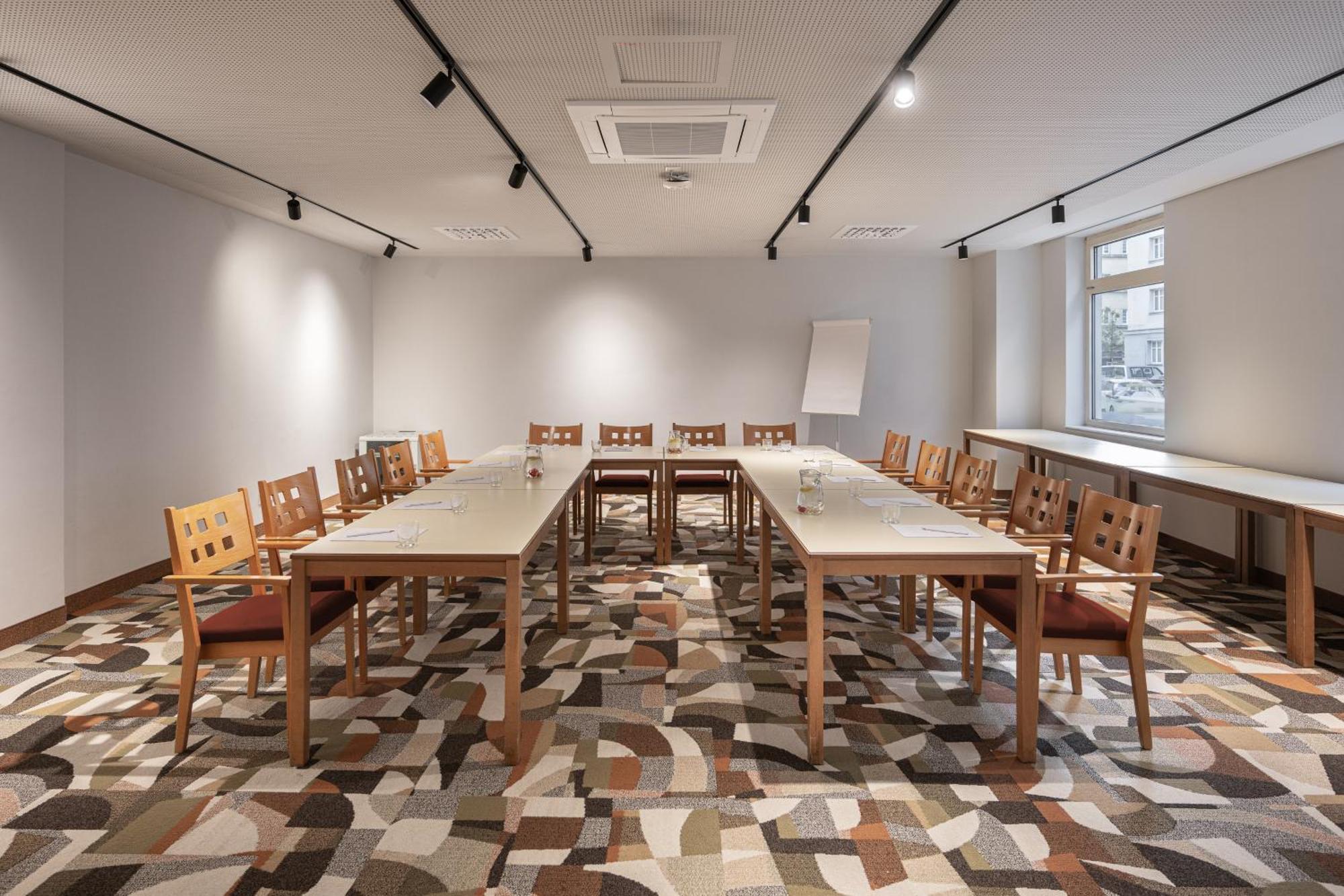 Mynext - Rudy Hotel Vídeň